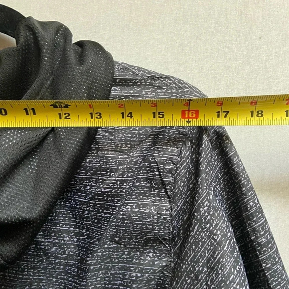 New Balance Water Resistant Fabric Hooded Wind  Breaker Rain Jacket Sz L - Picture 13 of 13